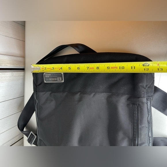 Ogio Computer Tablet Shoulder Bag Padded Insert Pockets Organizational - Picture 7 of 7